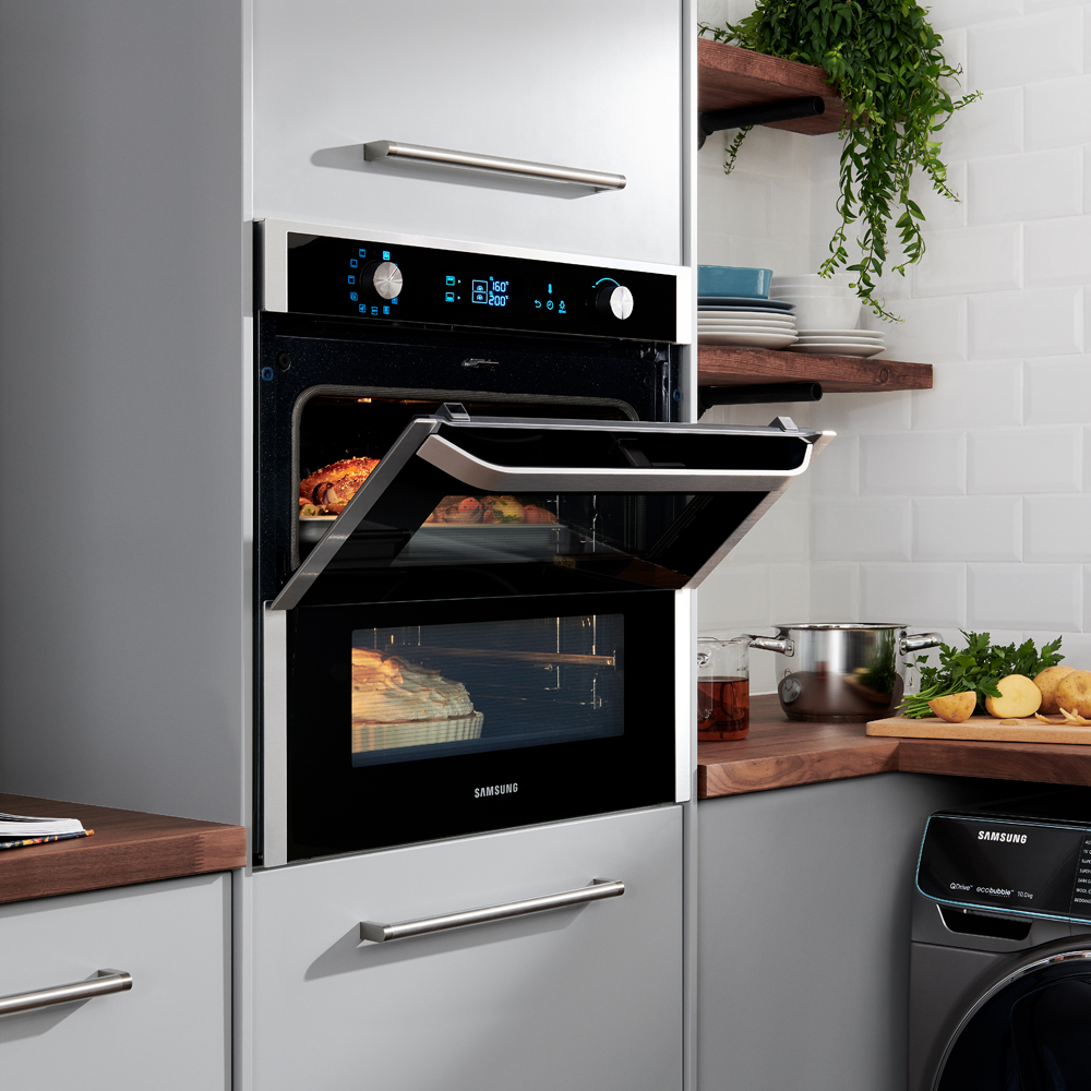 Samsung NV75N7677RS Built In Pyrolytic Dual Cook Flex Single Oven