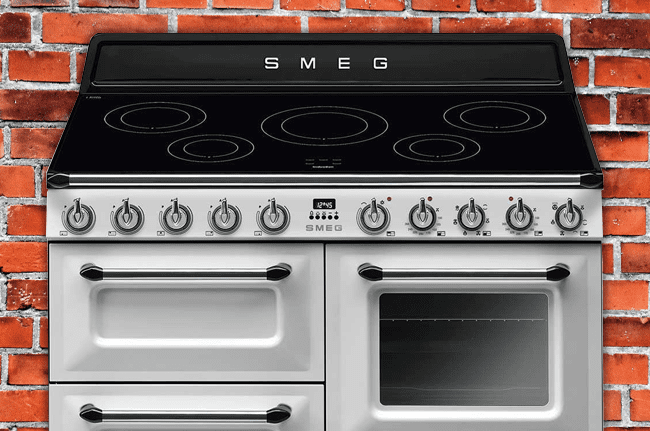 This 110cm Smeg Victoria induction range cooker is a great fit for industrial kitchens.