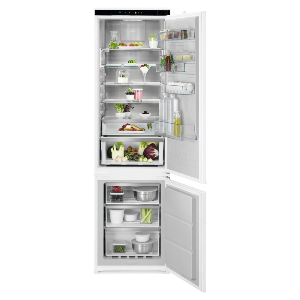 AEG NSC8M191DS 188cm Series 8000 Integrated 70/30 Frost Free Fridge Freezer