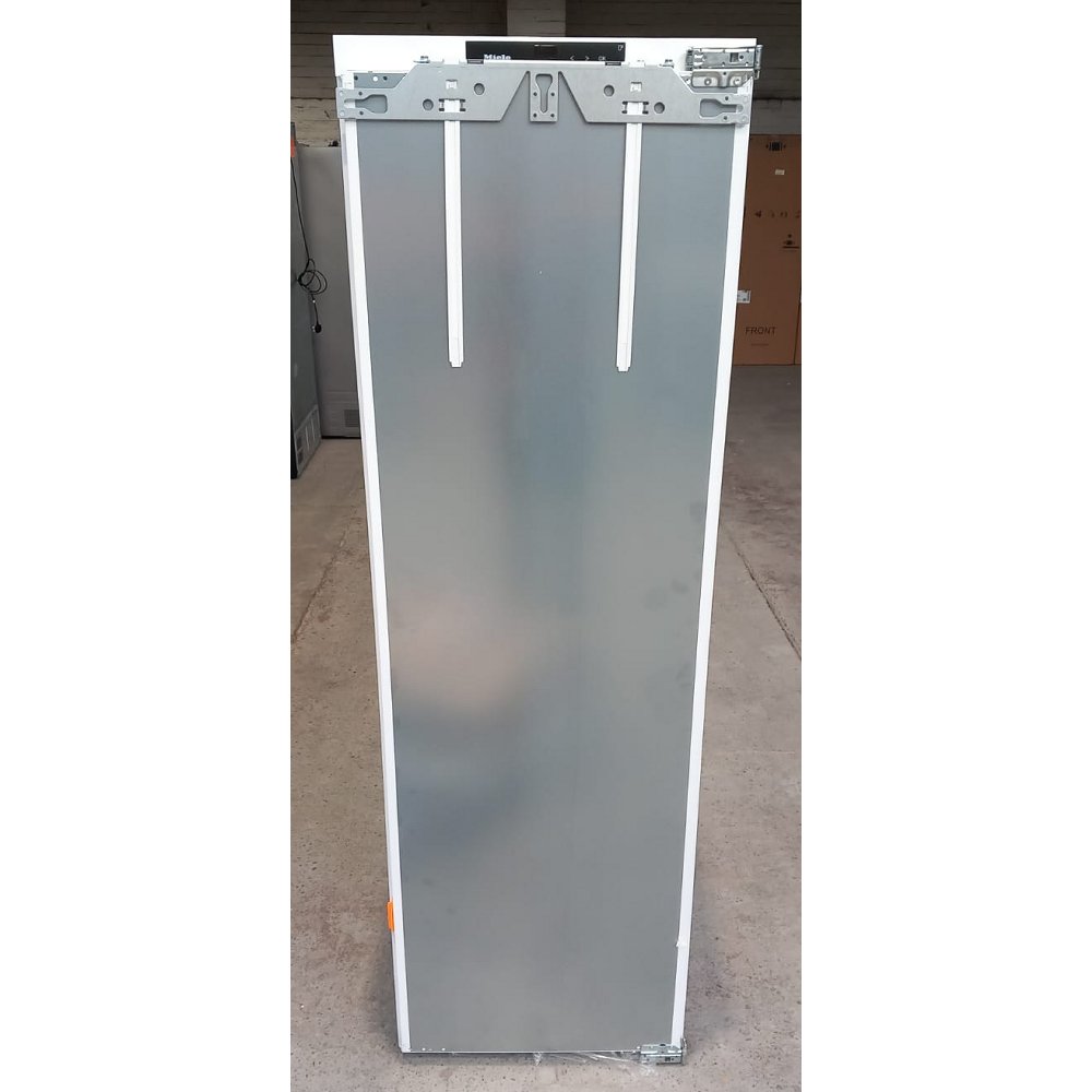 Miele K7715E - EX DISPLAY 177cm Integrated In Column Larder Fridge