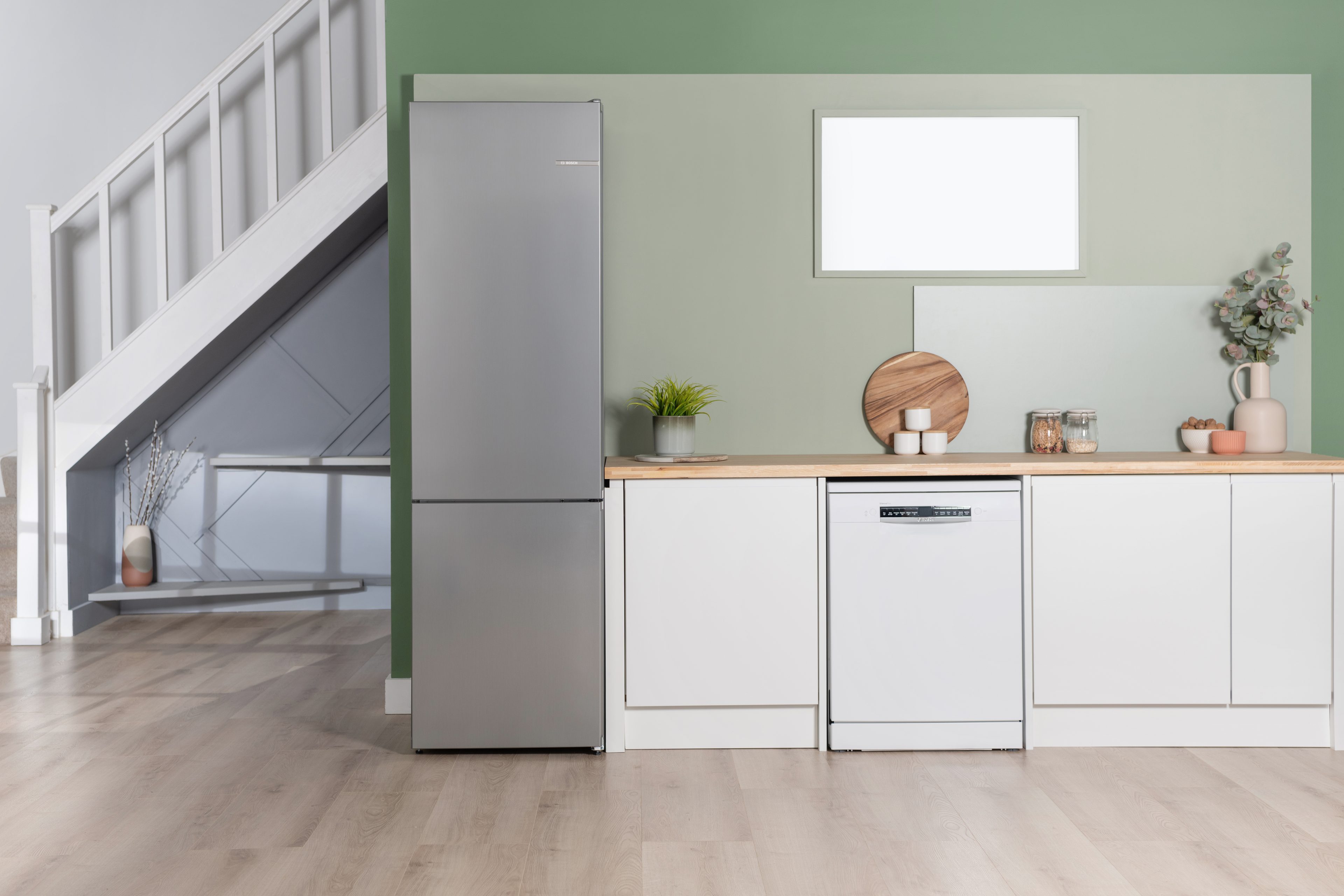 Bosch 60cm Series 4 Frost Free Fridge Freezer KGN392LAGG - Silver Bosch 60cm Series 4 Frost Free Fridge Freezer KGN392LAGG - Silver
