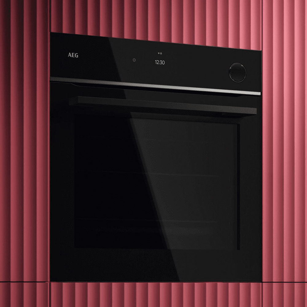 AEG Series 7000 Pyrolytic SteamCrisp Multifunction Single Oven TR7PB731SB - Black AEG Series 7000 Pyrolytic SteamCrisp Multifunction Single Oven TR7PB731SB - Black