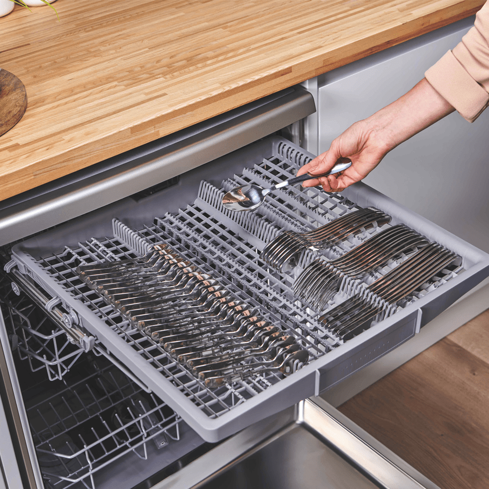 Bosch 60cm Series 2 Freestanding Dishwasher SMS2HVI67G - Silver Bosch 60cm Series 2 Freestanding Dishwasher SMS2HVI67G - Silver