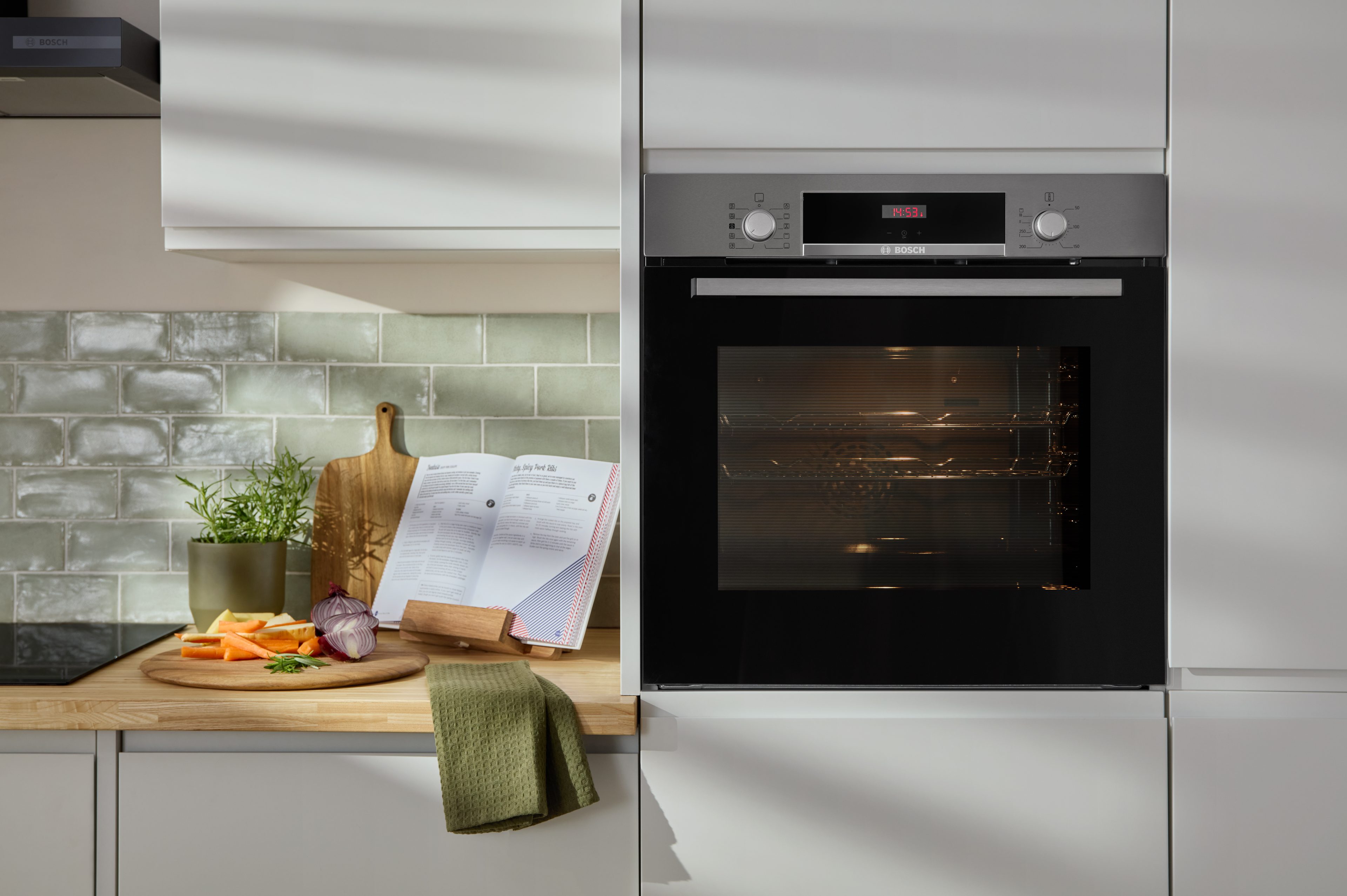 Bosch Series 4 Multifunction Single Oven HQA534BS3B - Stainless Steel Bosch Series 4 Multifunction Single Oven HQA534BS3B - Stainless Steel