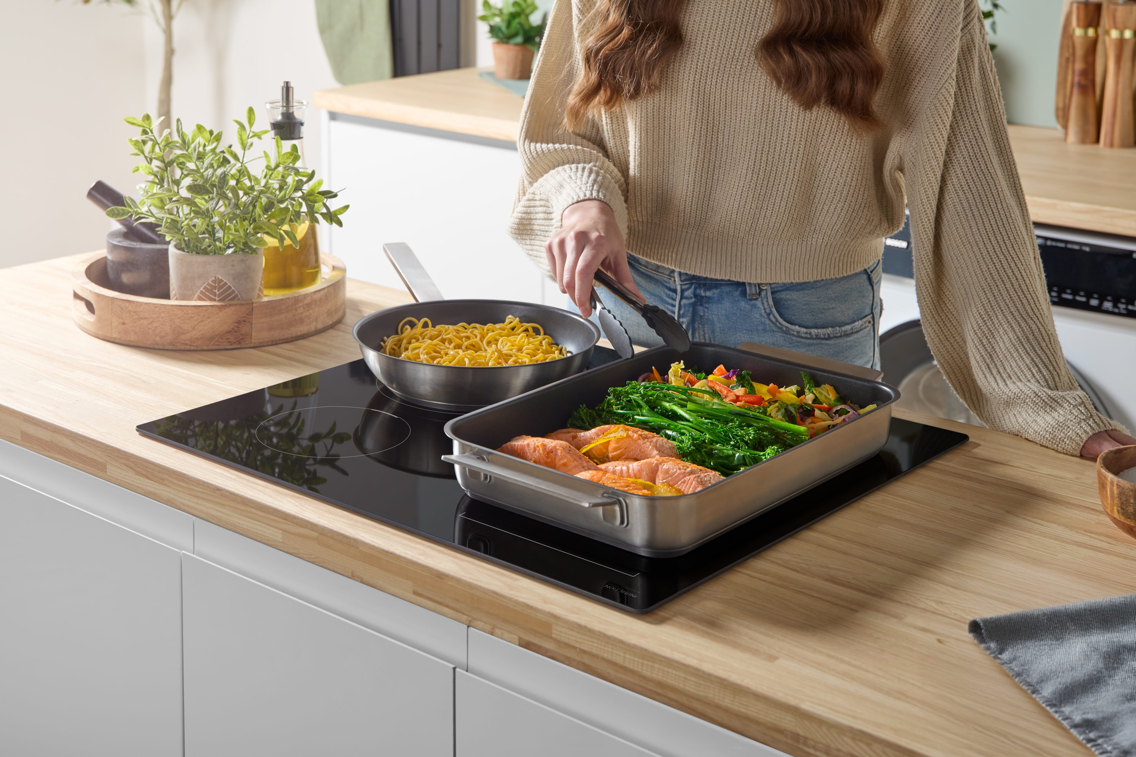 Bosch 60cm Series 4 Frameless CombiZone Induction Hob 13A supply PWP611BB5B - Black Bosch 60cm Series 4 Frameless CombiZone Induction Hob 13A supply PWP611BB5B - Black