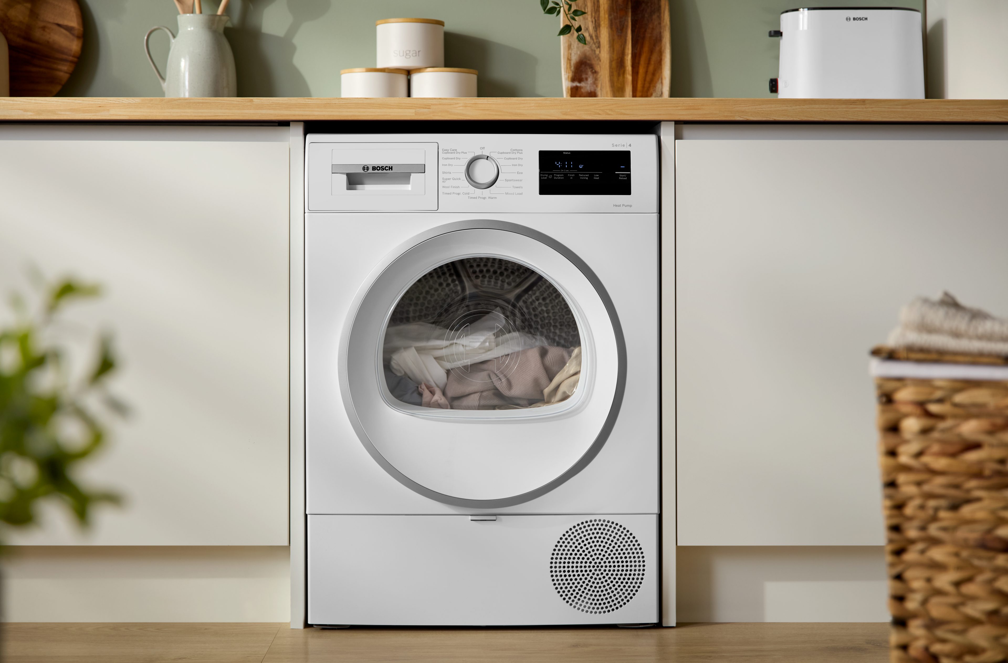 Bosch 8kg Series 4 Heat Pump Condenser Dryer WTH85226GB - White Bosch 8kg Series 4 Heat Pump Condenser Dryer WTH85226GB - White