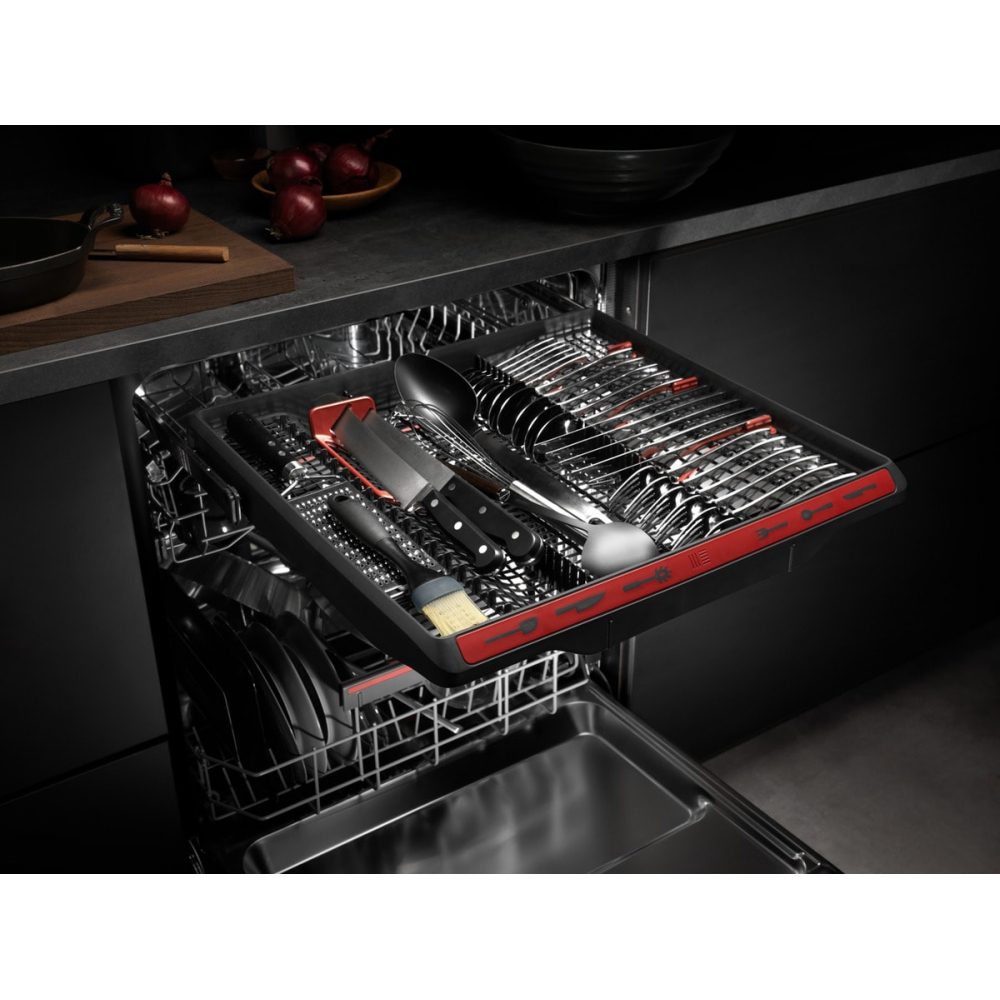 AEG 60cm Series 7000 GlassCare Fully Integrated Dishwasher FSE74747P AEG 60cm Series 7000 GlassCare Fully Integrated Dishwasher FSE74747P