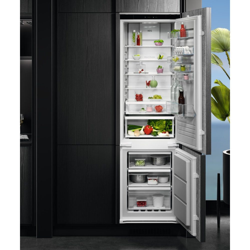 AEG 188cm Series 6000 Integrated 70/30 Frost Free Fridge Freezer OSC6M191ES AEG 188cm Series 6000 Integrated 70/30 Frost Free Fridge Freezer OSC6M191ES