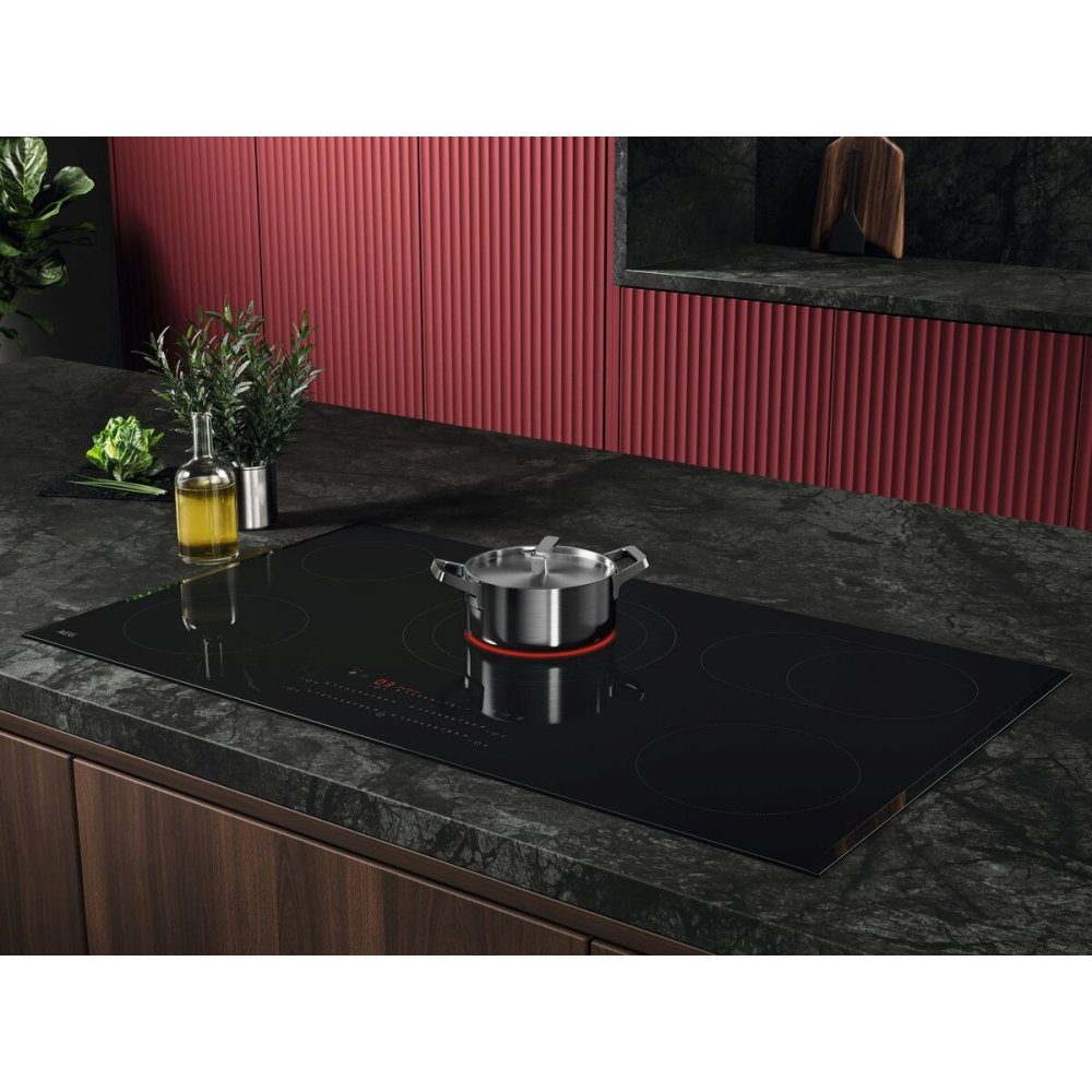 AEG 91cm Series 3000 5 Zone Bevelled Ceramic Hob TP95RA07FB - Black AEG 91cm Series 3000 5 Zone Bevelled Ceramic Hob TP95RA07FB - Black