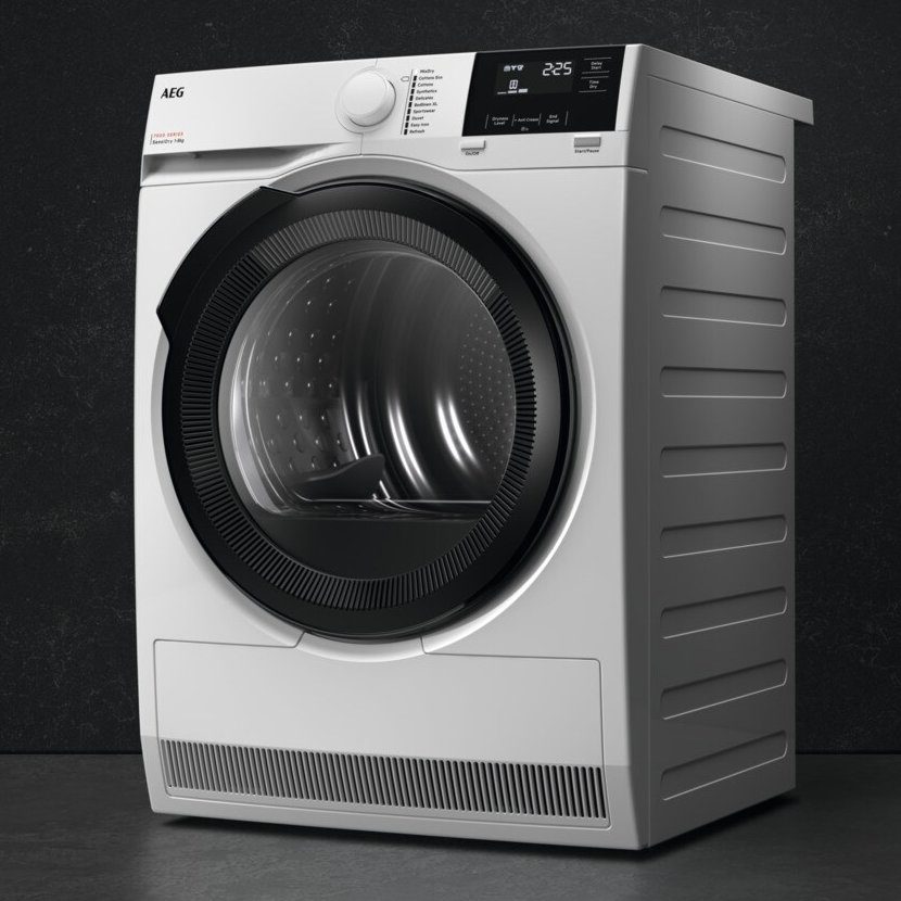 AEG Series 7000 8kg Heat Pump Condenser Dryer TR718A4B - White AEG Series 7000 8kg Heat Pump Condenser Dryer TR718A4B - White