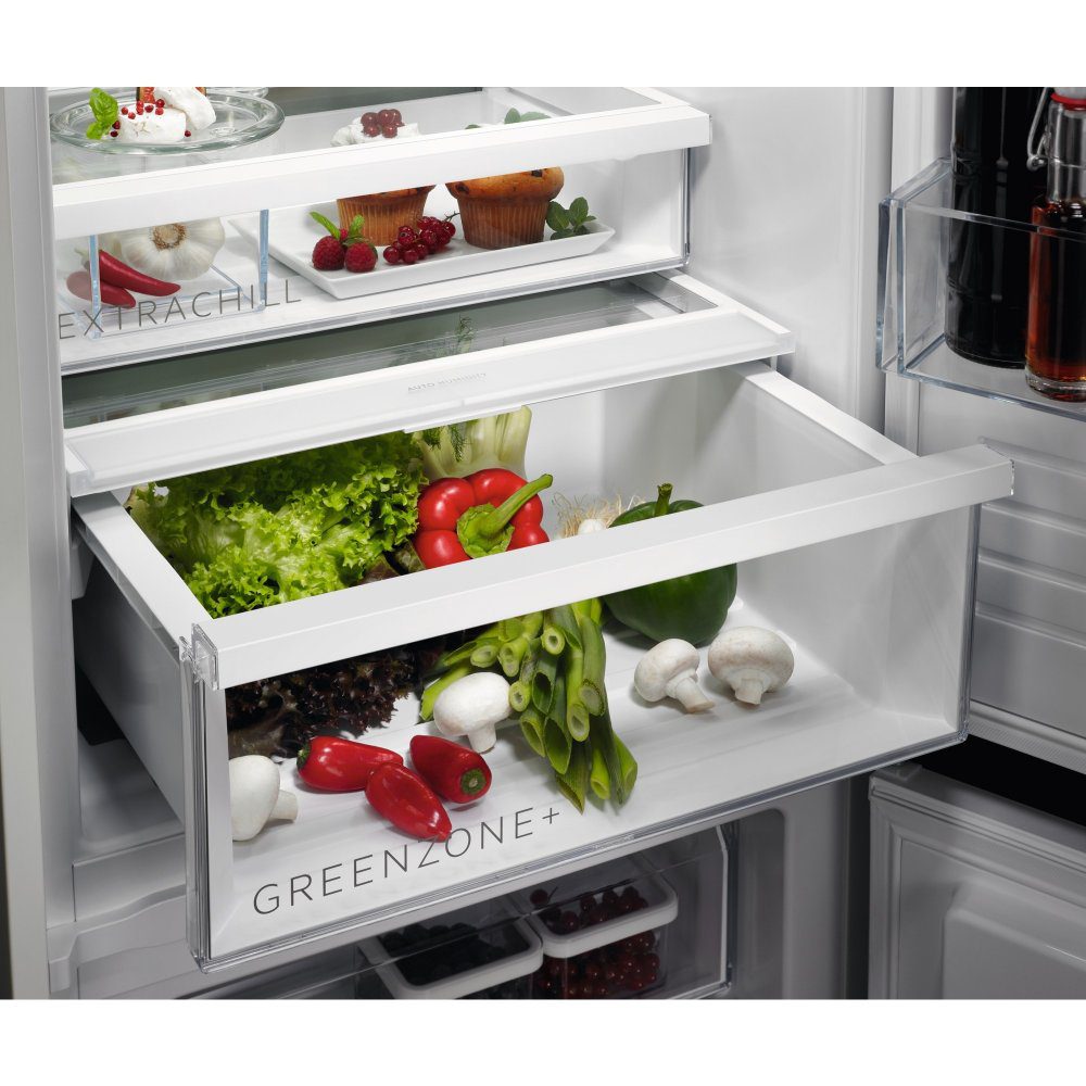 AEG 177cm Series 7000 Integrated 70/30 Frost Free Fridge Freezer TSC7M181DS AEG 177cm Series 7000 Integrated 70/30 Frost Free Fridge Freezer TSC7M181DS