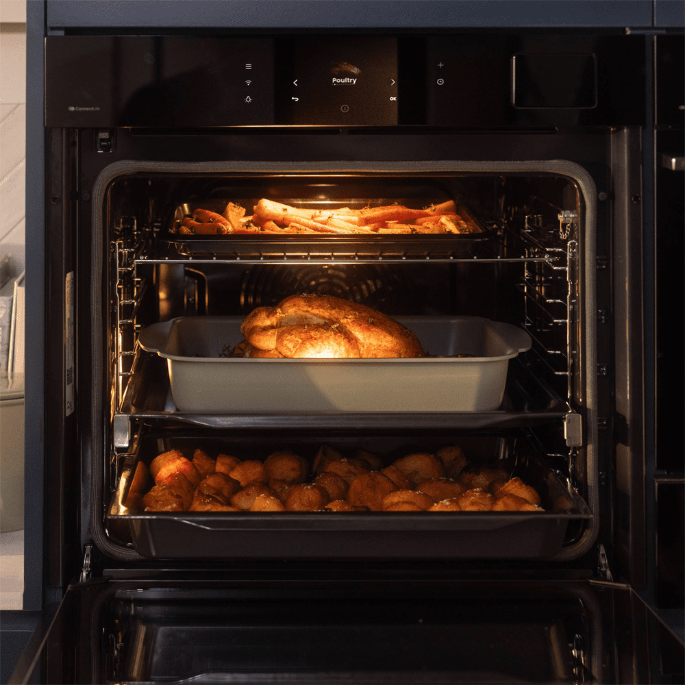 Hisense Hi8 BlackLine Steam Add Pro Single Oven BAS6AH8BUKWF - Black Hisense Hi8 BlackLine Steam Add Pro Single Oven BAS6AH8BUKWF - Black