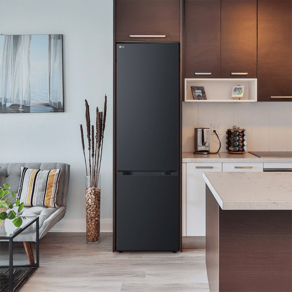 LG 60cm Fit & Max Frost Free Fridge Freezer GBBS524AEV - Black LG 60cm Fit & Max Frost Free Fridge Freezer GBBS524AEV - Black