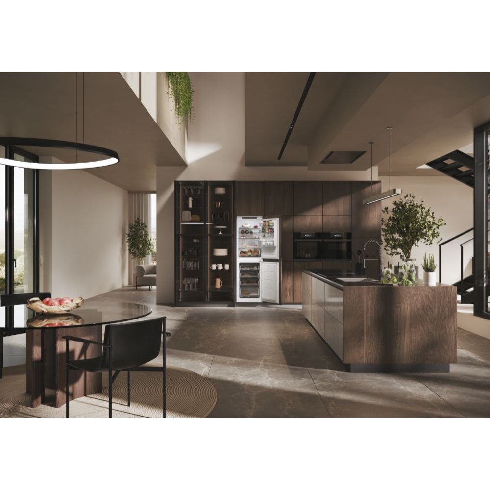 Haier 177cm Integrated 50/50 Frost Free Fridge Freezer HB50T618FMK Haier 177cm Integrated 50/50 Frost Free Fridge Freezer HB50T618FMK