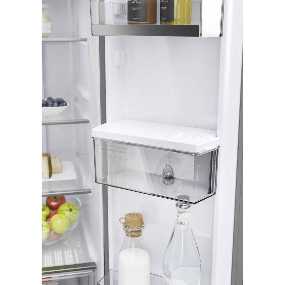 Haier Series 5 70cm Frost Free Fridge Freezer HFR5719EWPB - Black Haier Series 5 70cm Frost Free Fridge Freezer HFR5719EWPB - Black