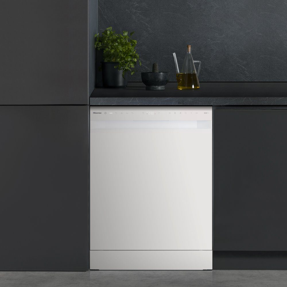 Hisense 60cm Freestanding Dishwasher HS673A90WUK - White Hisense 60cm Freestanding Dishwasher HS673A90WUK - White