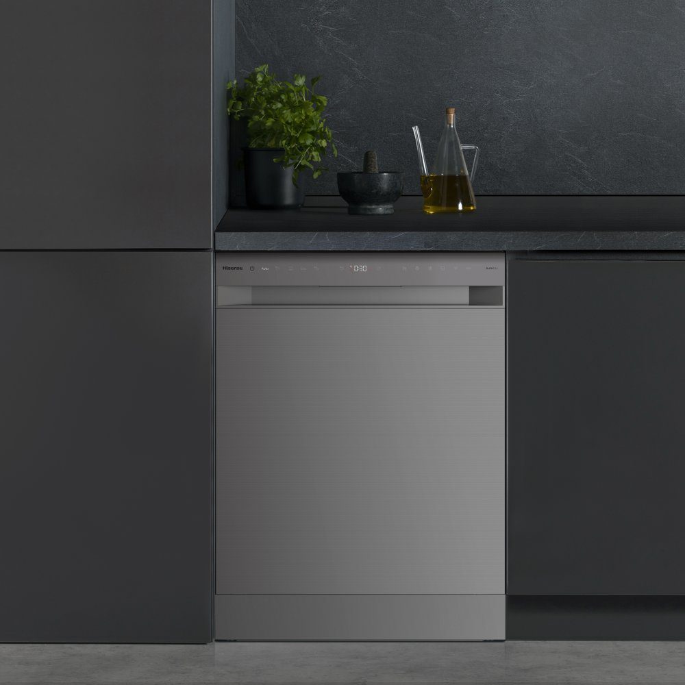 Hisense 60cm Freestanding AutoDose Dishwasher HS693A90XADUK - Silver Hisense 60cm Freestanding AutoDose Dishwasher HS693A90XADUK - Silver
