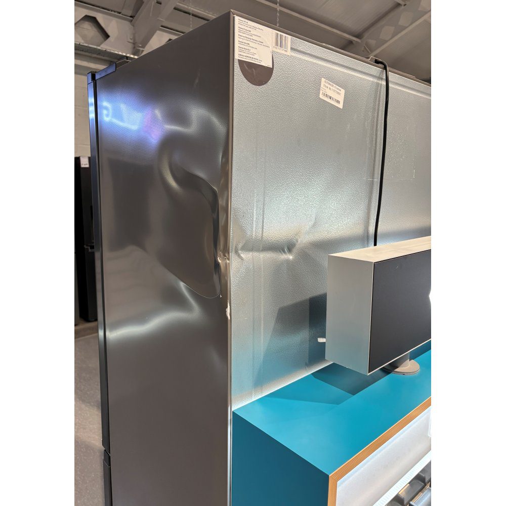 Hisense Kitchenfit Four Door American Style Fridge Freezer RQ768N4GBE- Black Hisense Kitchenfit Four Door American Style Fridge Freezer RQ768N4GBE- Black