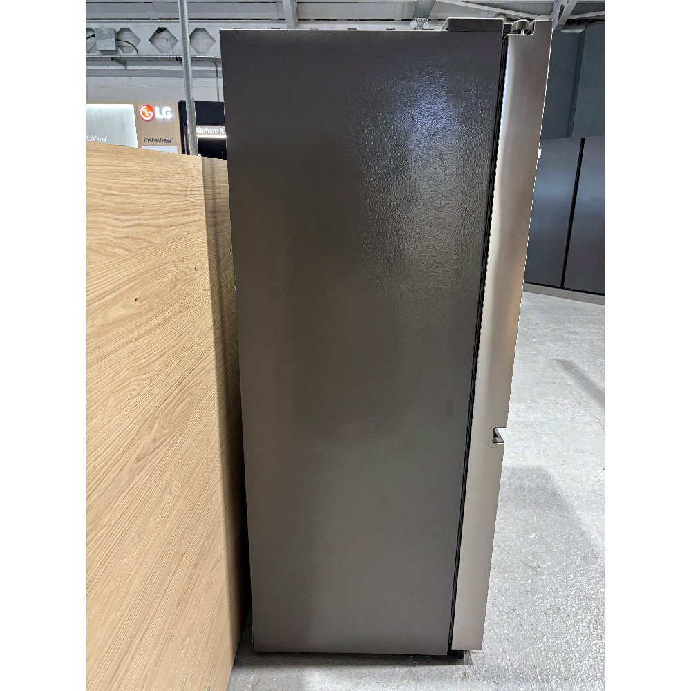 Hisense PureFlat American Style Fridge Freezer Ice & Water Non-plumbed RS818N4TIE - EX DISPLAY - STAINLESS STEEL Hisense PureFlat American Style Fridge Freezer Ice & Water Non-plumbed RS818N4TIE - EX DISPLAY - STAINLESS STEEL