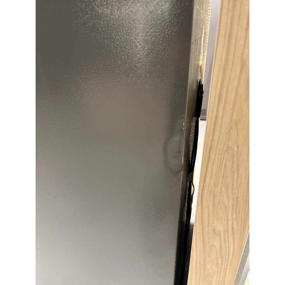Hisense PureFlat American Style Fridge Freezer Ice & Water Non-plumbed RS818N4TIE - EX DISPLAY - STAINLESS STEEL Hisense PureFlat American Style Fridge Freezer Ice & Water Non-plumbed RS818N4TIE - EX DISPLAY - STAINLESS STEEL