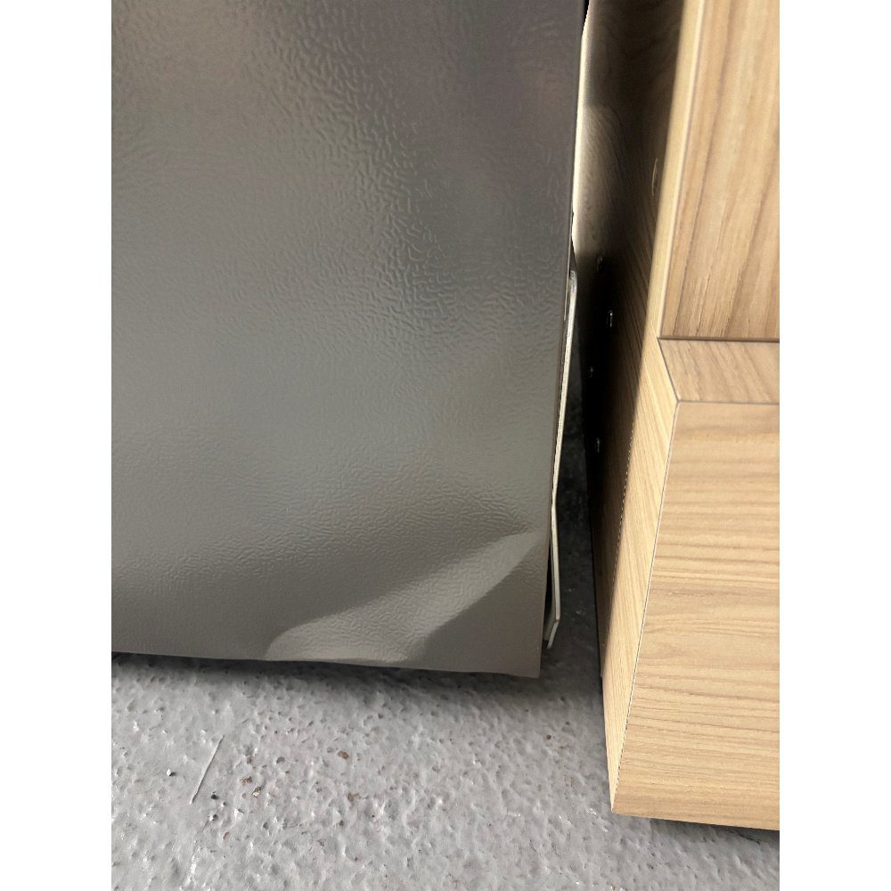 Hisense PureFlat American Style Fridge Freezer Ice & Water Non-plumbed RS818N4TIE - EX DISPLAY - STAINLESS STEEL Hisense PureFlat American Style Fridge Freezer Ice & Water Non-plumbed RS818N4TIE - EX DISPLAY - STAINLESS STEEL
