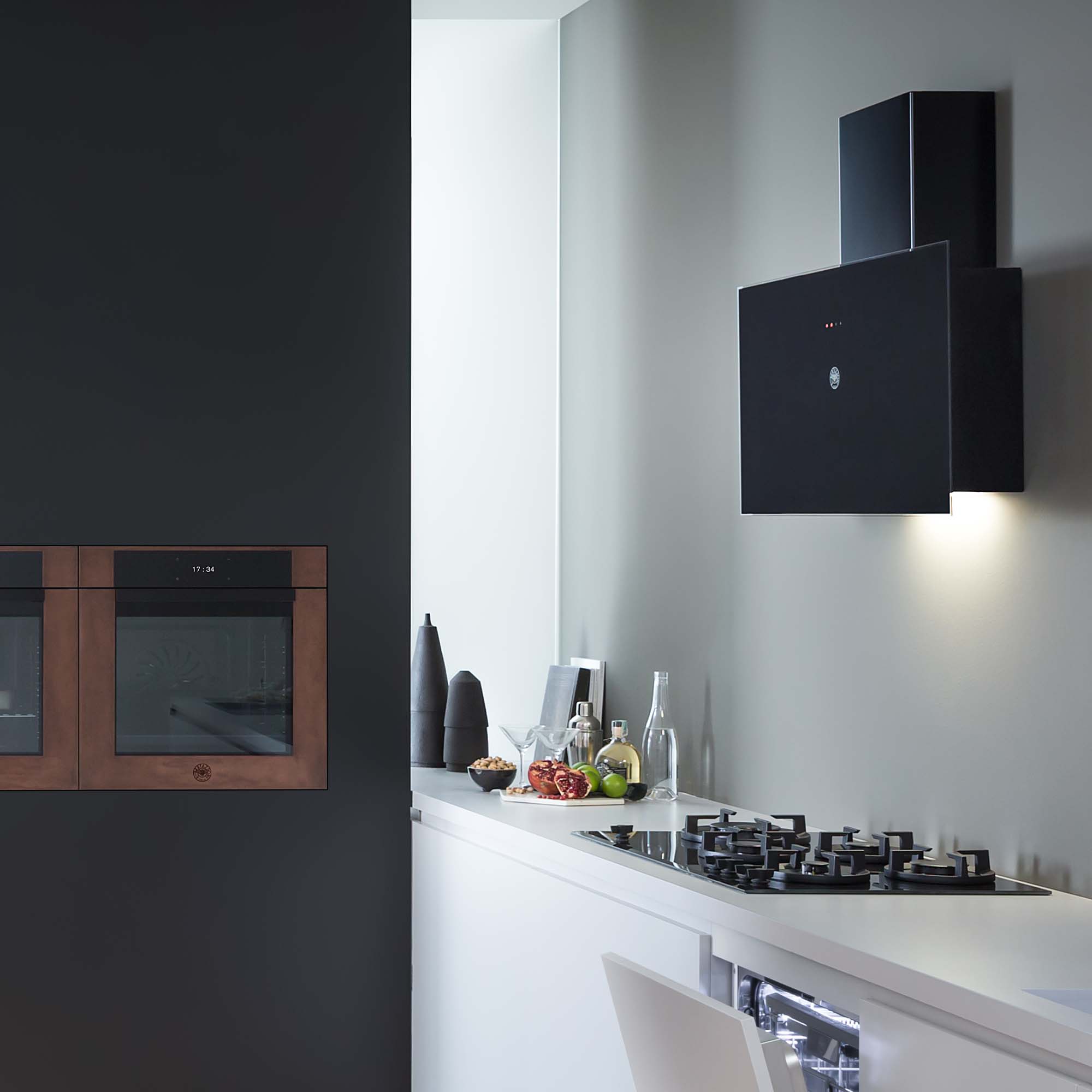 Bertazzoni 90cm Professional Series Chimney Hood KV90PRO1NA - Black Bertazzoni 90cm Professional Series Chimney Hood KV90PRO1NA - Black