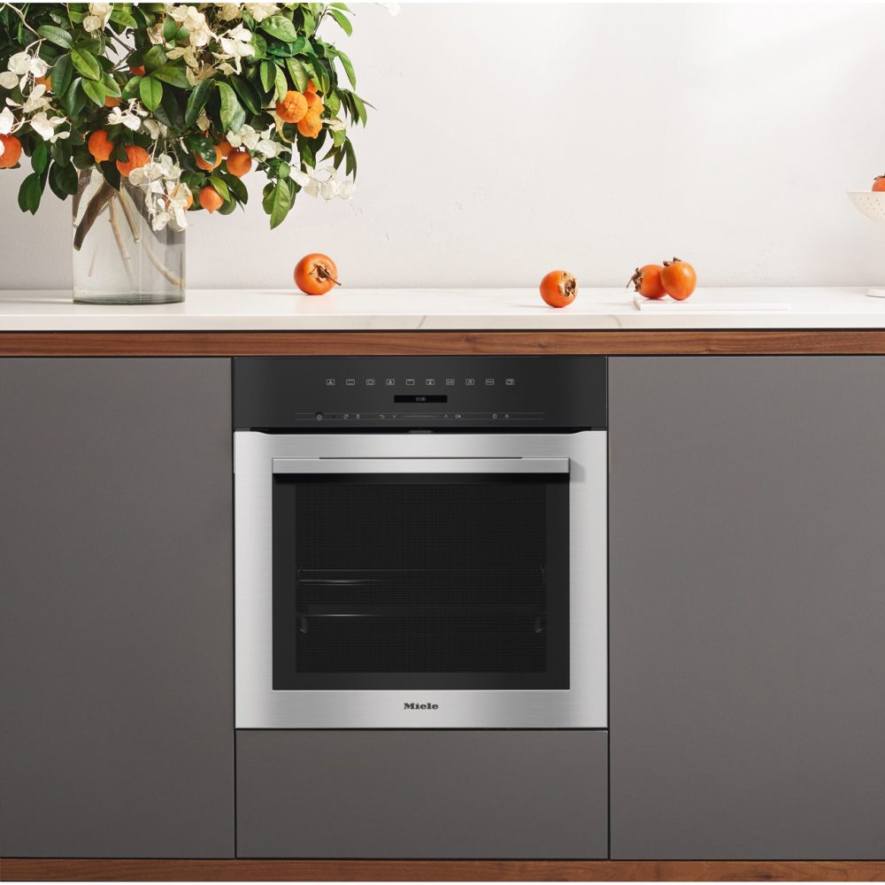 Miele ContourLine Pyrolytic Built In Single Oven H7164BP - Stainless Steel Miele ContourLine Pyrolytic Built In Single Oven H7164BP - Stainless Steel