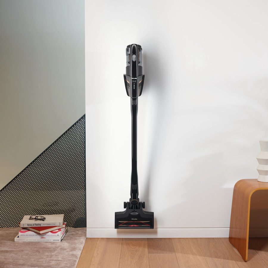Miele 11819180 Triflex HX2 Cat & Dog Cordless Vacuum Cleaner HX2 CAT AND DOG - BLACK. Miele 11819180 Triflex HX2 Cat & Dog Cordless Vacuum Cleaner HX2 CAT AND DOG - BLACK.