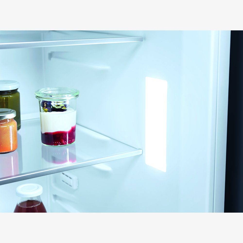 Miele 177cm Integrated 70/30 Frost Free Fridge Freezer KDN7724E Miele 177cm Integrated 70/30 Frost Free Fridge Freezer KDN7724E
