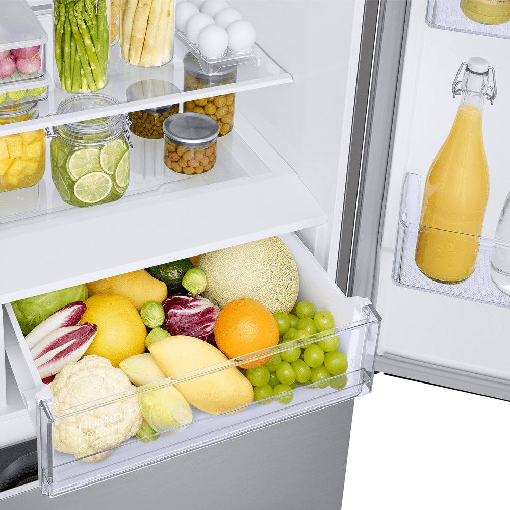 Samsung 60cm Frost Free Fridge Freezer RB34C600ESA/EU - Silver Samsung 60cm Frost Free Fridge Freezer RB34C600ESA/EU - Silver