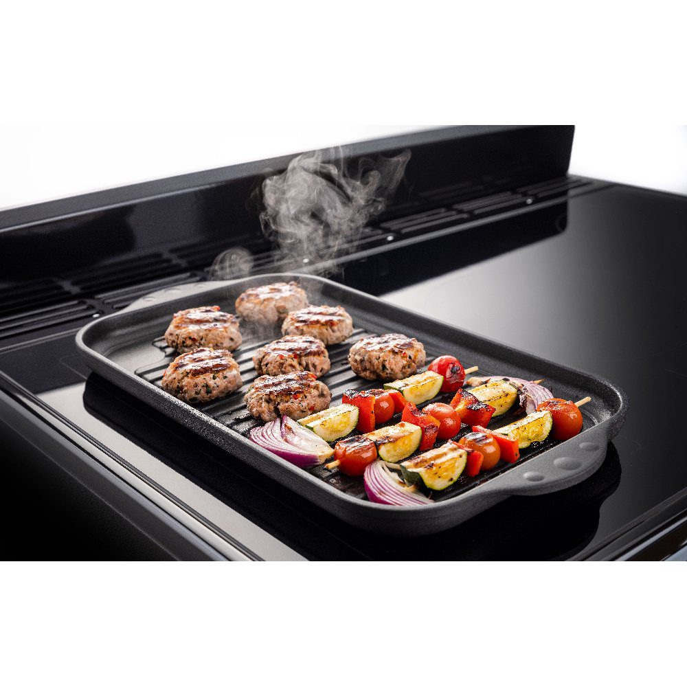 Rangemaster Classic Deluxe BC 110cm Induction Range Cooker Chrome Trim 14932 CLDLB110EIPBOR/CM1 - Bordeaux Rangemaster Classic Deluxe BC 110cm Induction Range Cooker Chrome Trim 14932 CLDLB110EIPBOR/CM1 - Bordeaux