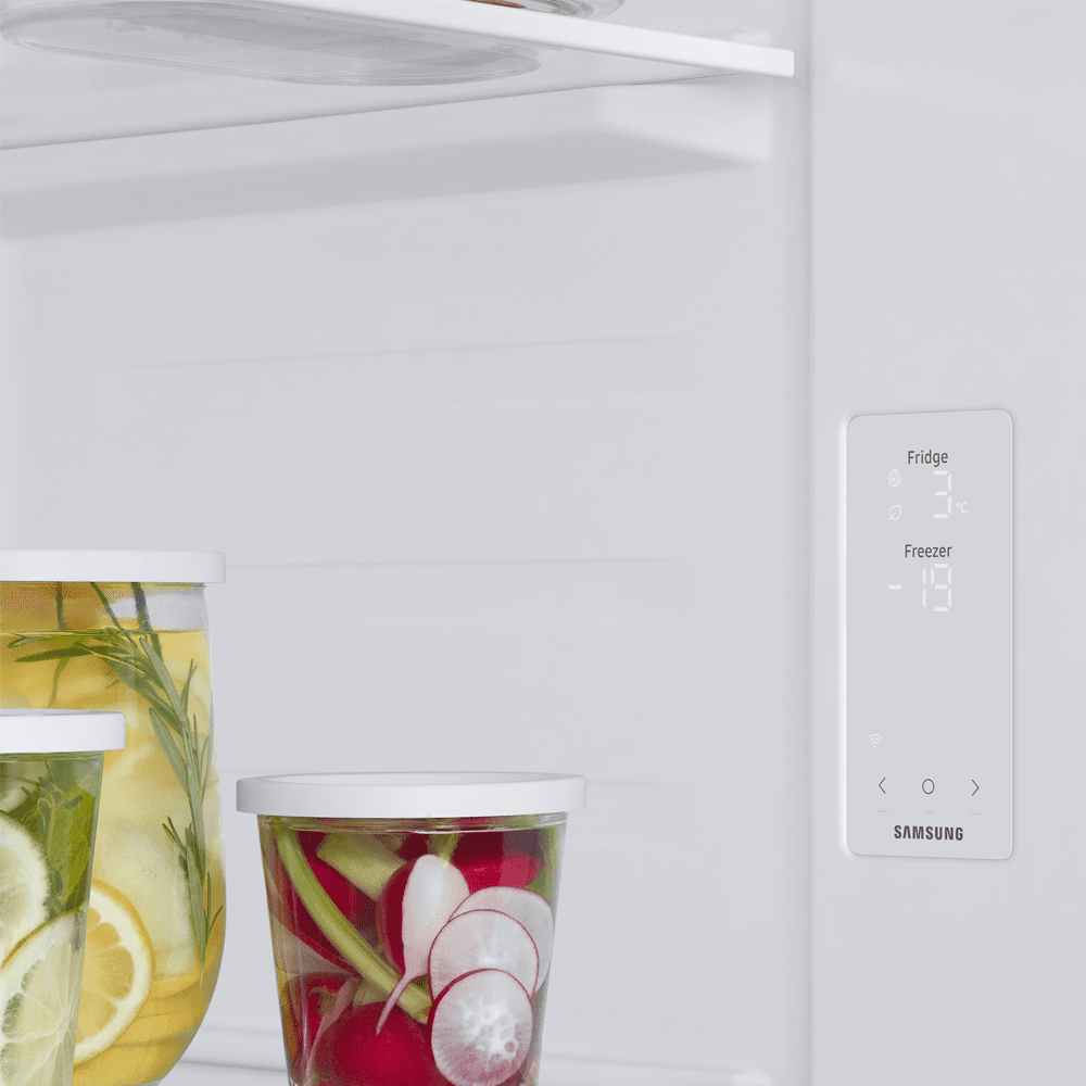 Samsung Series 6 American Fridge Freezer Non Ice & Water RS57DG400EM9EU - Silver Samsung Series 6 American Fridge Freezer Non Ice & Water RS57DG400EM9EU - Silver