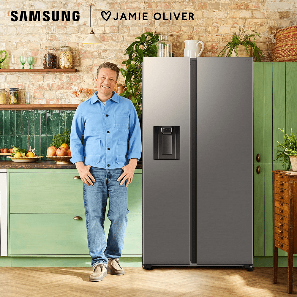 Samsung Series 6 AI SpaceMax American Fridge Freezer With Ice & Water RS70F64KDTEU - Silver Samsung Series 6 AI SpaceMax American Fridge Freezer With Ice & Water RS70F64KDTEU - Silver