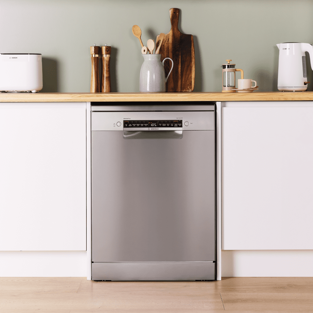 Bosch 60cm Series 4 Freestanding Dishwasher SMS4EMI06G - Silver Bosch 60cm Series 4 Freestanding Dishwasher SMS4EMI06G - Silver