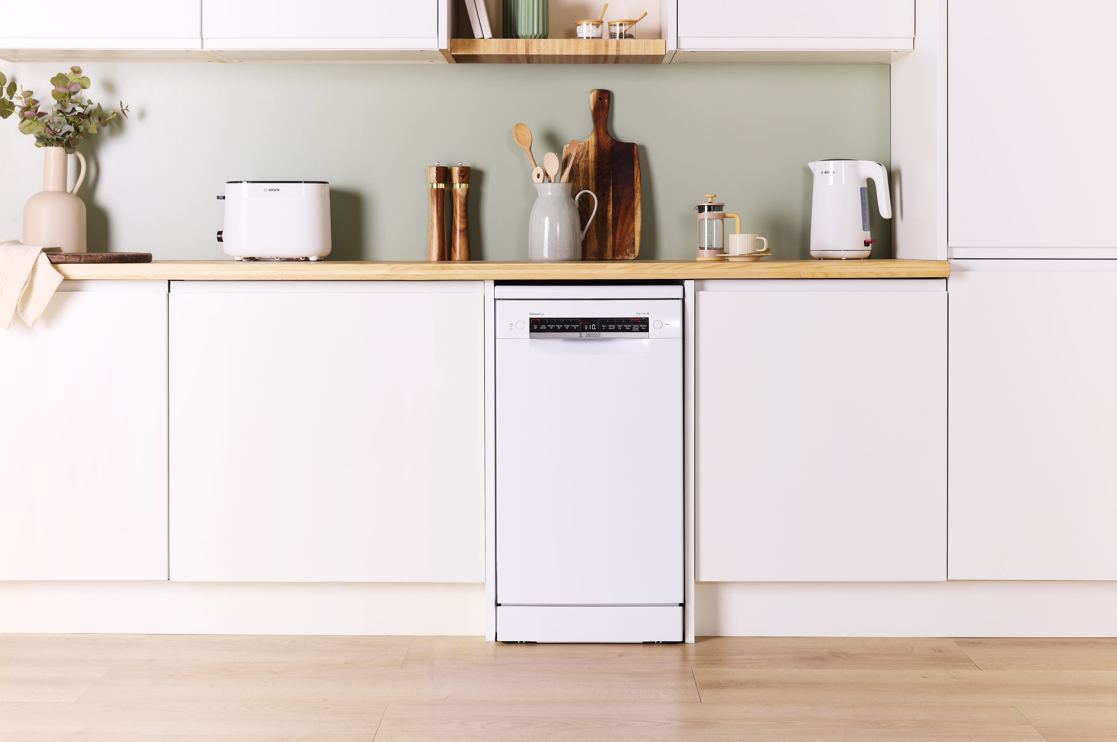 Bosch 45cm Series 4 Freestanding Dishwasher SPS4HMW49G - White Bosch 45cm Series 4 Freestanding Dishwasher SPS4HMW49G - White