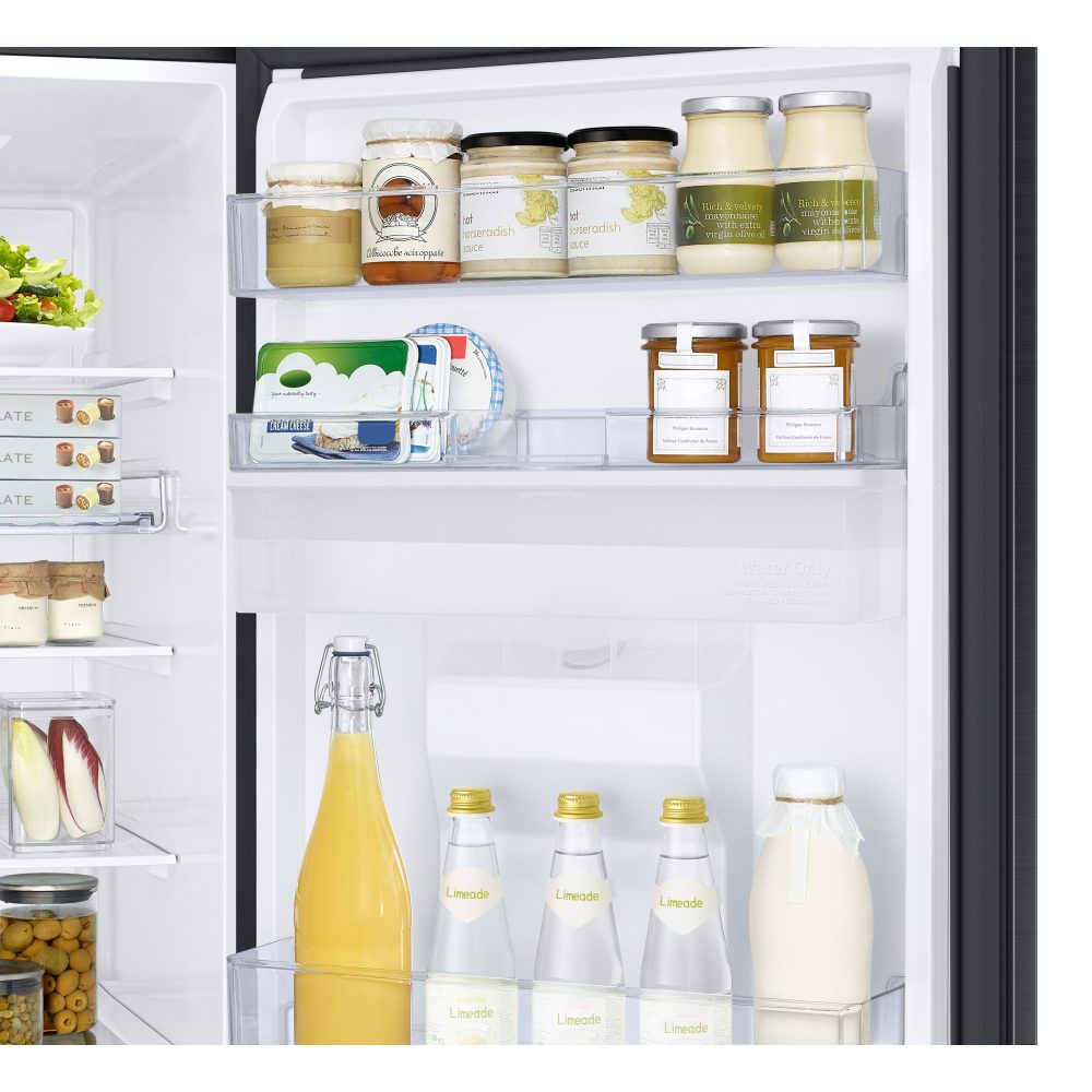 Samsung 60cm Frost Free Fridge Freezer With Water Dispenser RB34C632EBN - Black Samsung 60cm Frost Free Fridge Freezer With Water Dispenser RB34C632EBN - Black