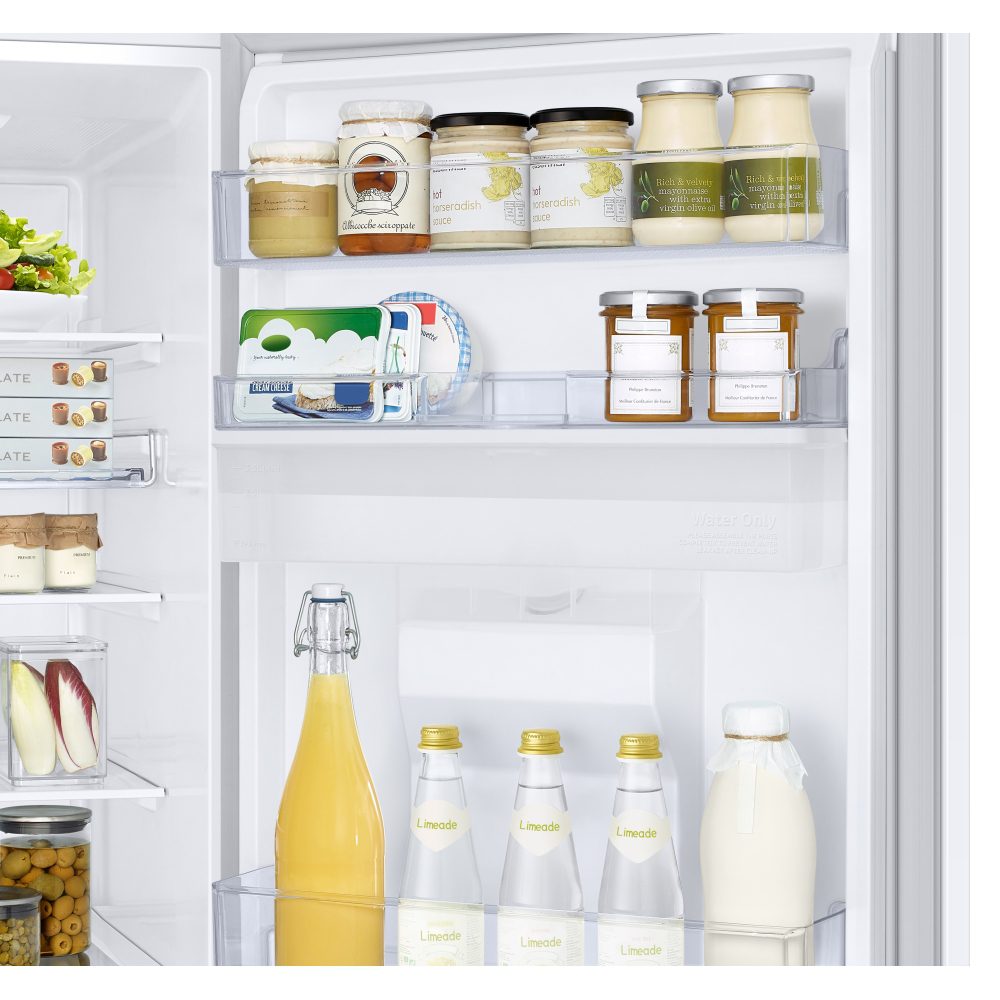Samsung 60cm Frost Free Fridge Freezer With Water Dispenser RB34C632EWW - White Samsung 60cm Frost Free Fridge Freezer With Water Dispenser RB34C632EWW - White
