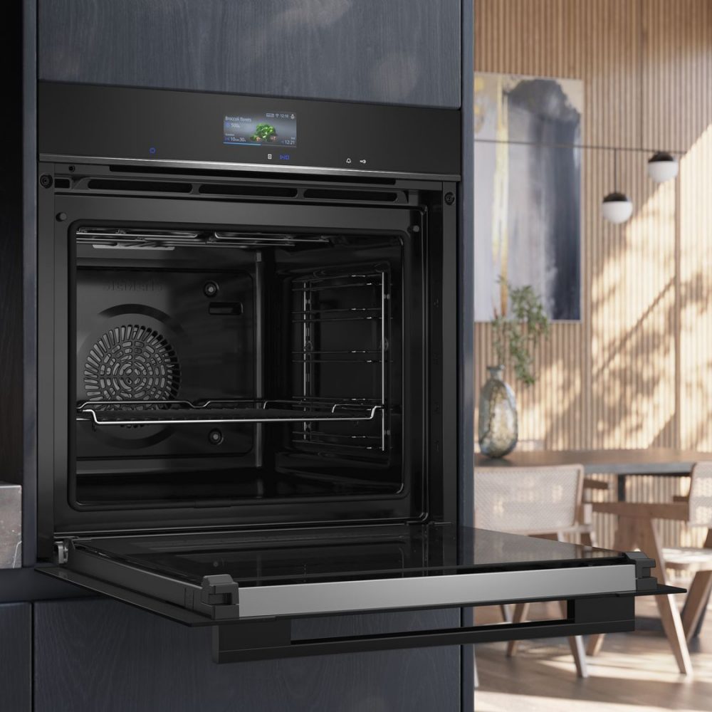 Siemens IQ-700 Pyrolytic Multifunction Single Oven HB776G1B1B - Black Siemens IQ-700 Pyrolytic Multifunction Single Oven HB776G1B1B - Black