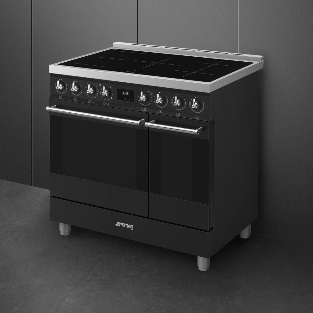 Smeg 90cm Classic Pyrolytic Induction Range Cooker C92IPMB2 - Matte Black Smeg 90cm Classic Pyrolytic Induction Range Cooker C92IPMB2 - Matte Black
