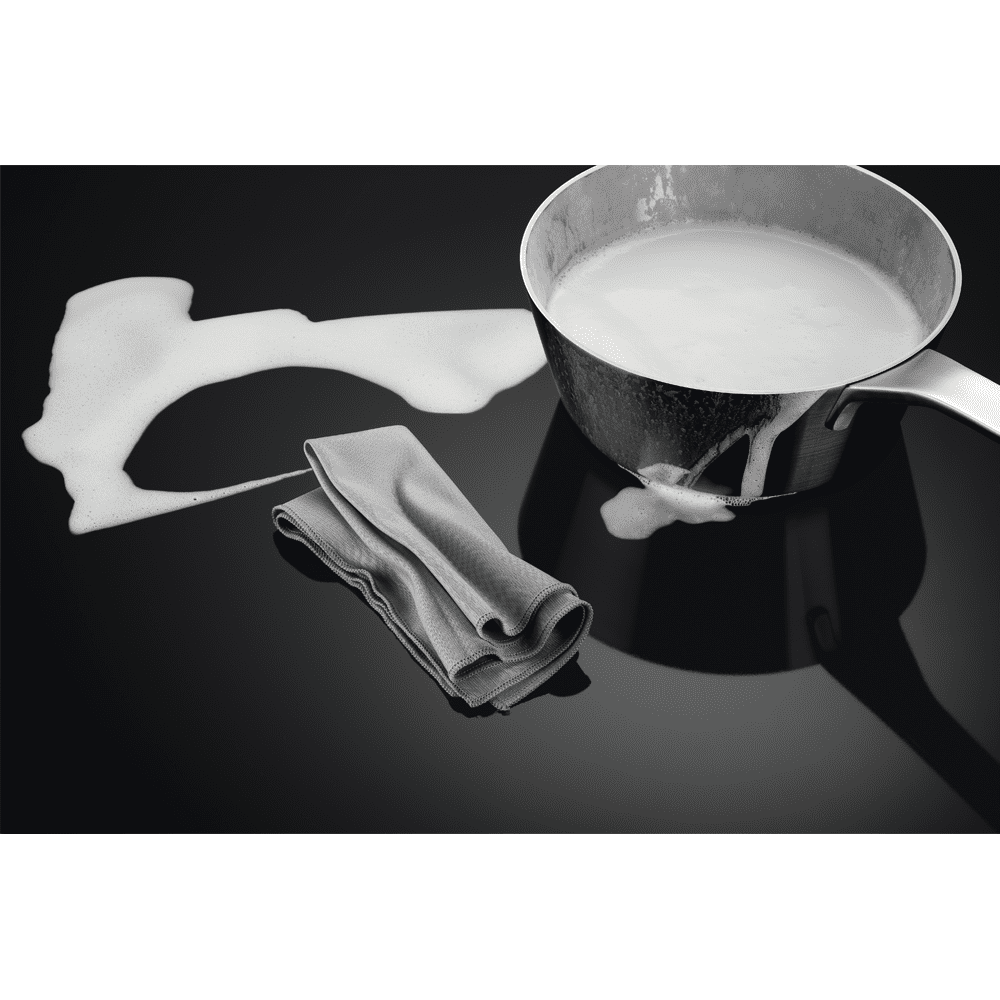 AEG 78cm Series 6000 6 Zone TotalFlex Induction Hob TR84IT00FB - Black AEG 78cm Series 6000 6 Zone TotalFlex Induction Hob TR84IT00FB - Black