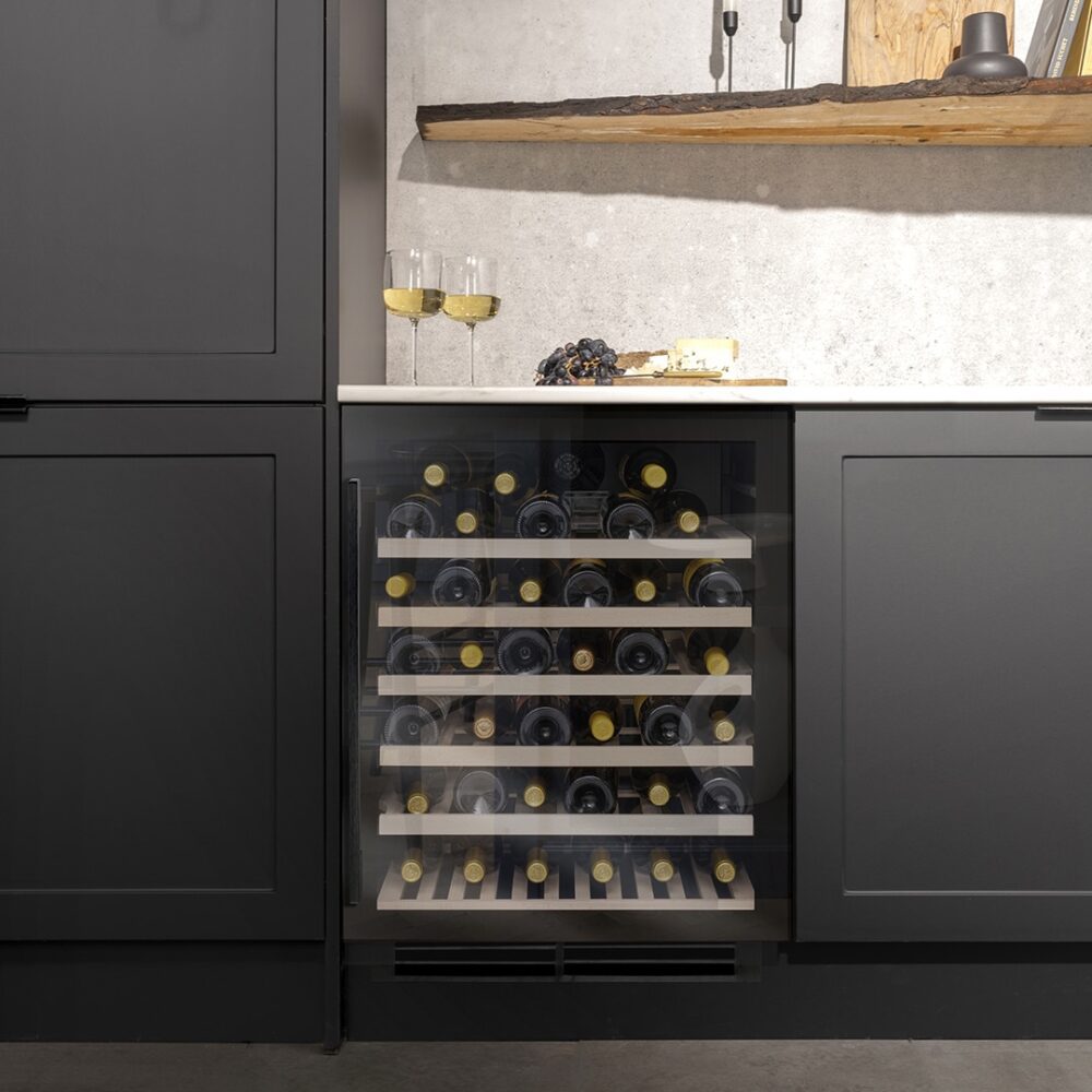 Caple 60cm Undercounter Wine Cooler WI6143BG - Black Caple 60cm Undercounter Wine Cooler WI6143BG - Black
