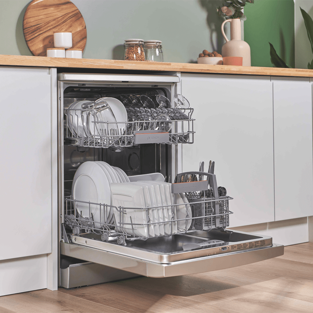 Bosch 60cm Series 4 Freestanding Dishwasher SMS4EKI06G - Silver Bosch 60cm Series 4 Freestanding Dishwasher SMS4EKI06G - Silver