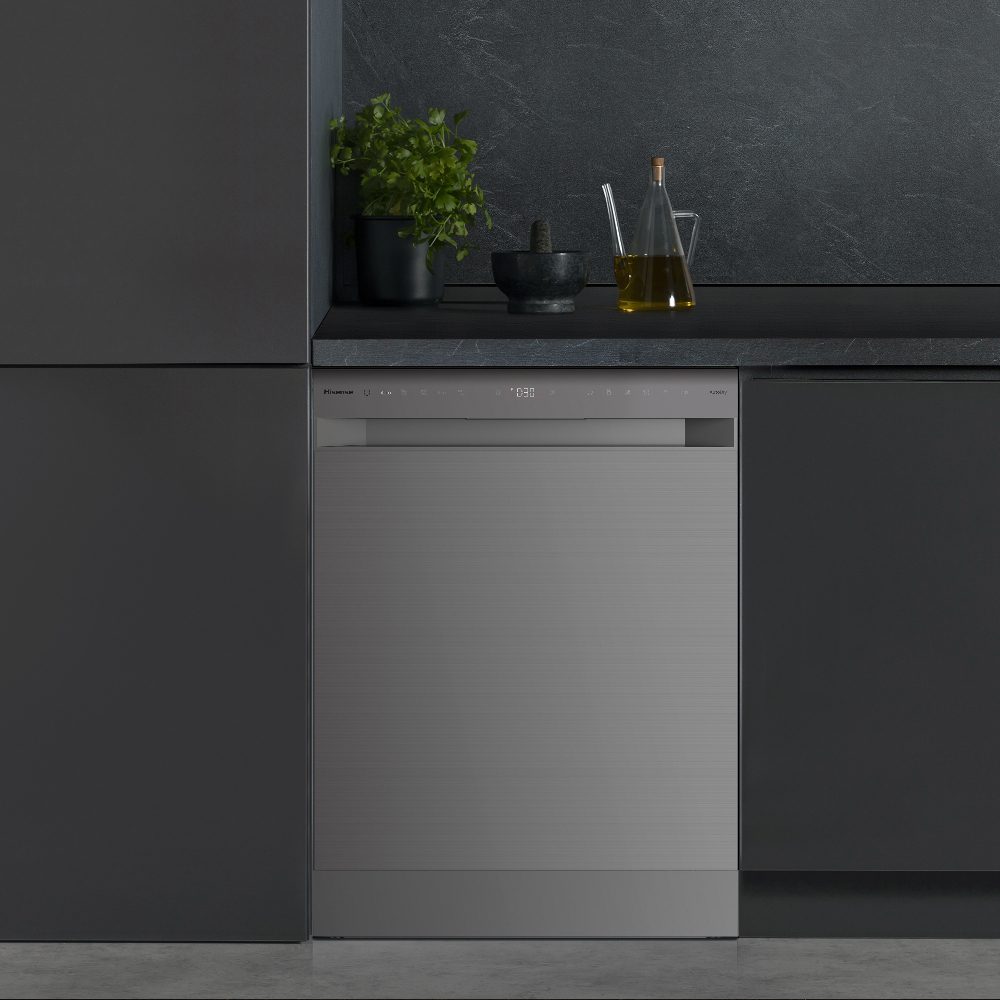 Hisense 60cm Freestanding Dishwasher HS673A90XUK - Silver Hisense 60cm Freestanding Dishwasher HS673A90XUK - Silver