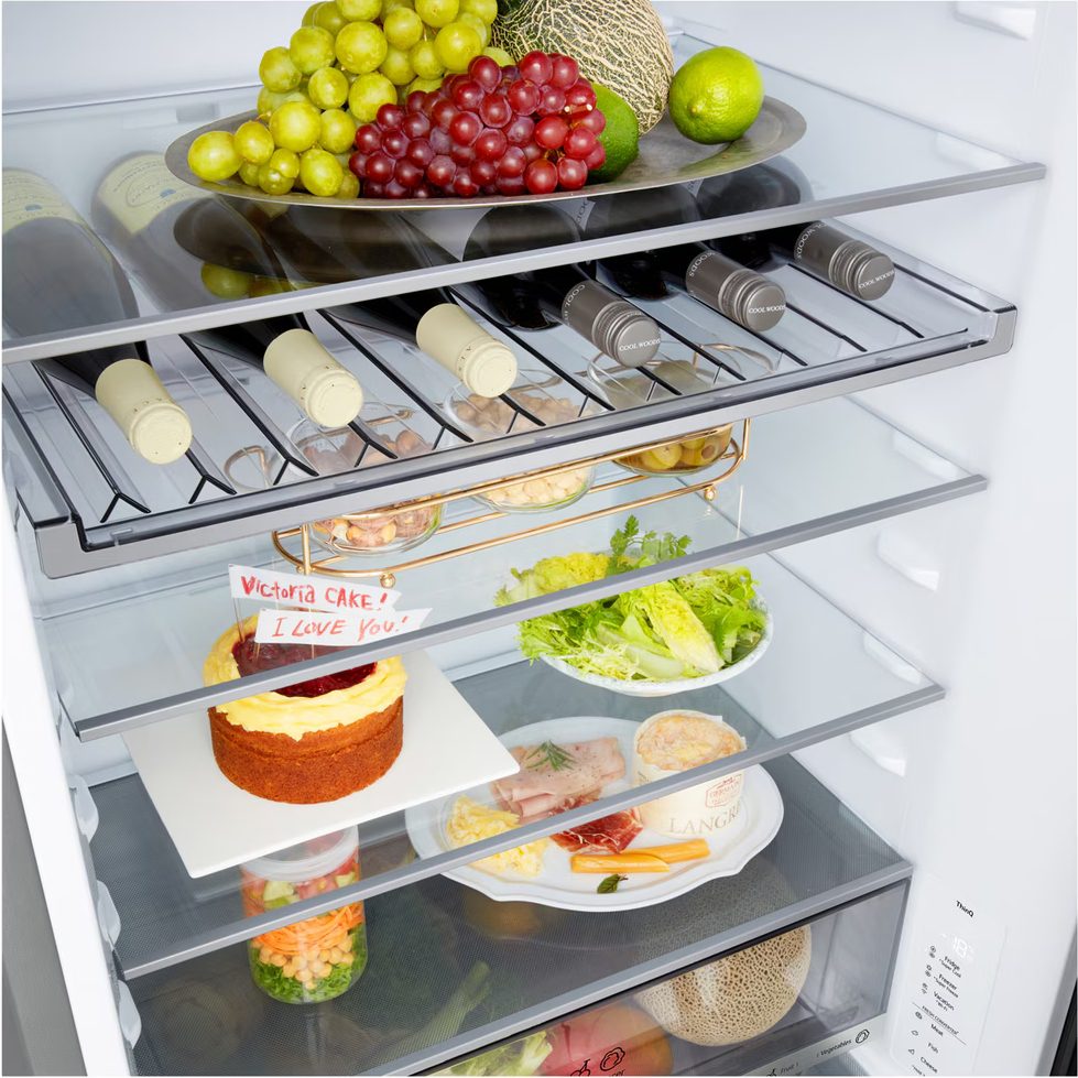 LG 70cm Frost Free Fridge Freezer GBBW322CPY - Silver LG 70cm Frost Free Fridge Freezer GBBW322CPY - Silver