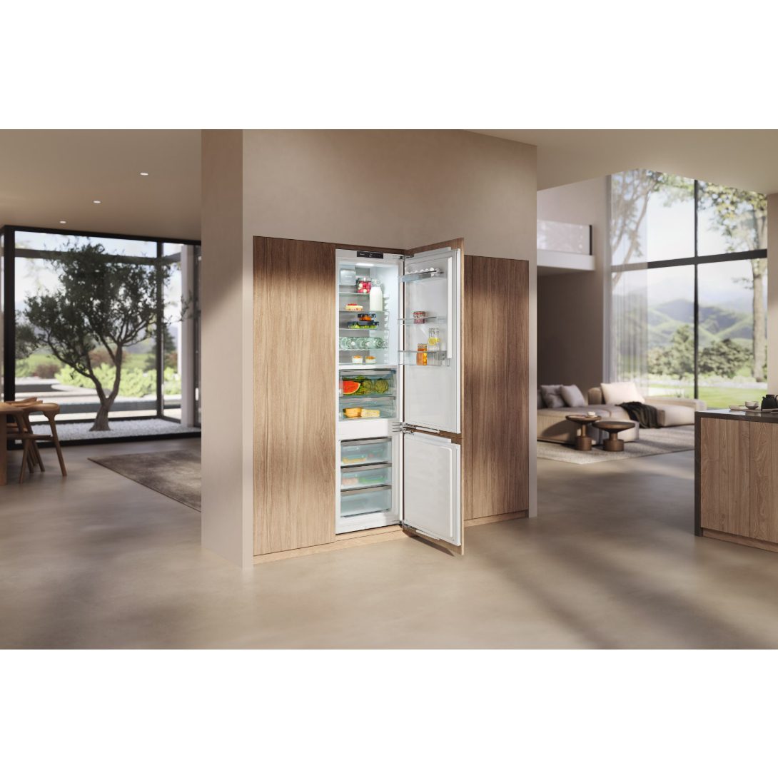 Miele 194cm Integrated 70/30 Frost Free Fridge Freezer KFN7844C Miele 194cm Integrated 70/30 Frost Free Fridge Freezer KFN7844C