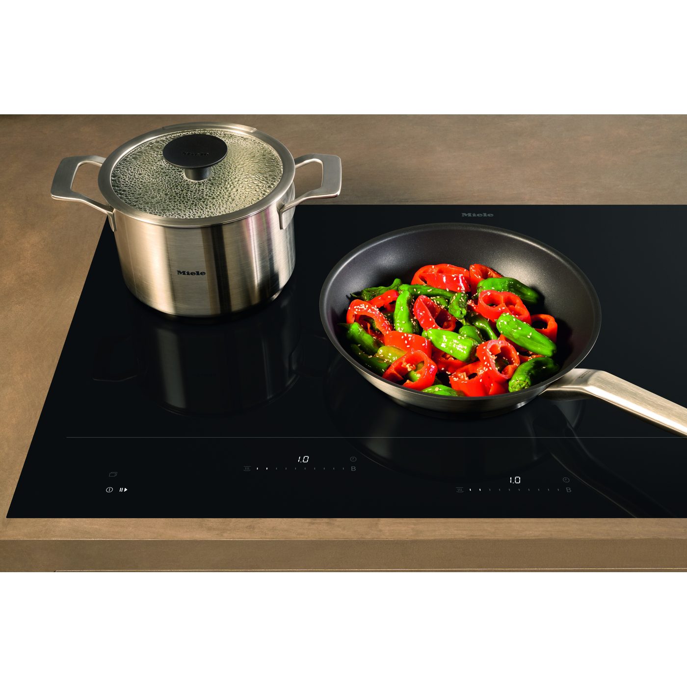 Miele 94cm Full Surface Induction Hob KM8695-2 FL - Black Miele 94cm Full Surface Induction Hob KM8695-2 FL - Black