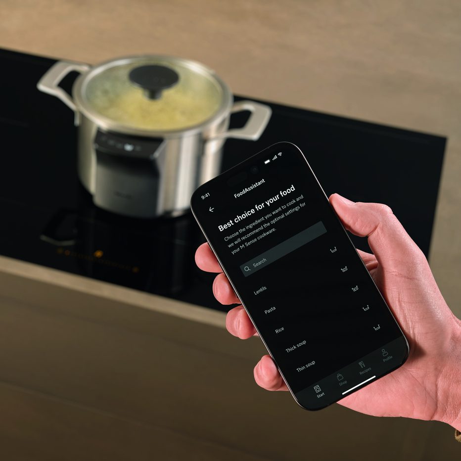 Miele 94cm Full Surface Induction Hob KM8695-2 FL - Black Miele 94cm Full Surface Induction Hob KM8695-2 FL - Black