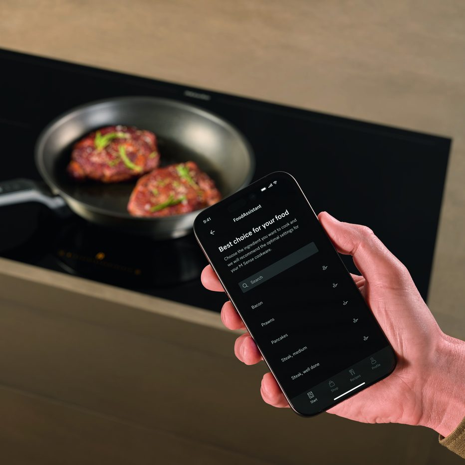 Miele 94cm Full Surface Induction Hob KM8695-2 FL - Black Miele 94cm Full Surface Induction Hob KM8695-2 FL - Black