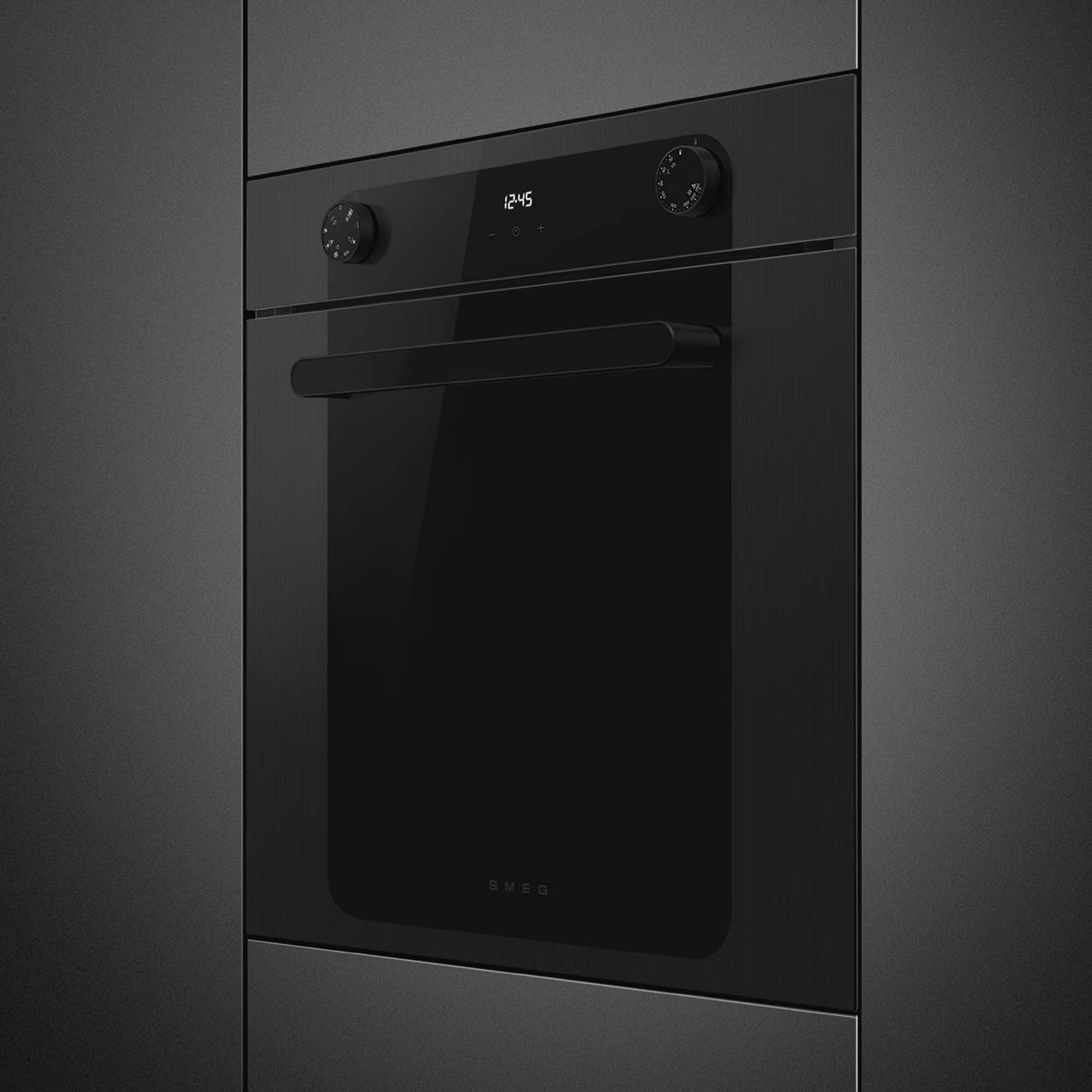 Smeg Musa Built In Single Oven SF6200TBI - Black Smeg Musa Built In Single Oven SF6200TBI - Black