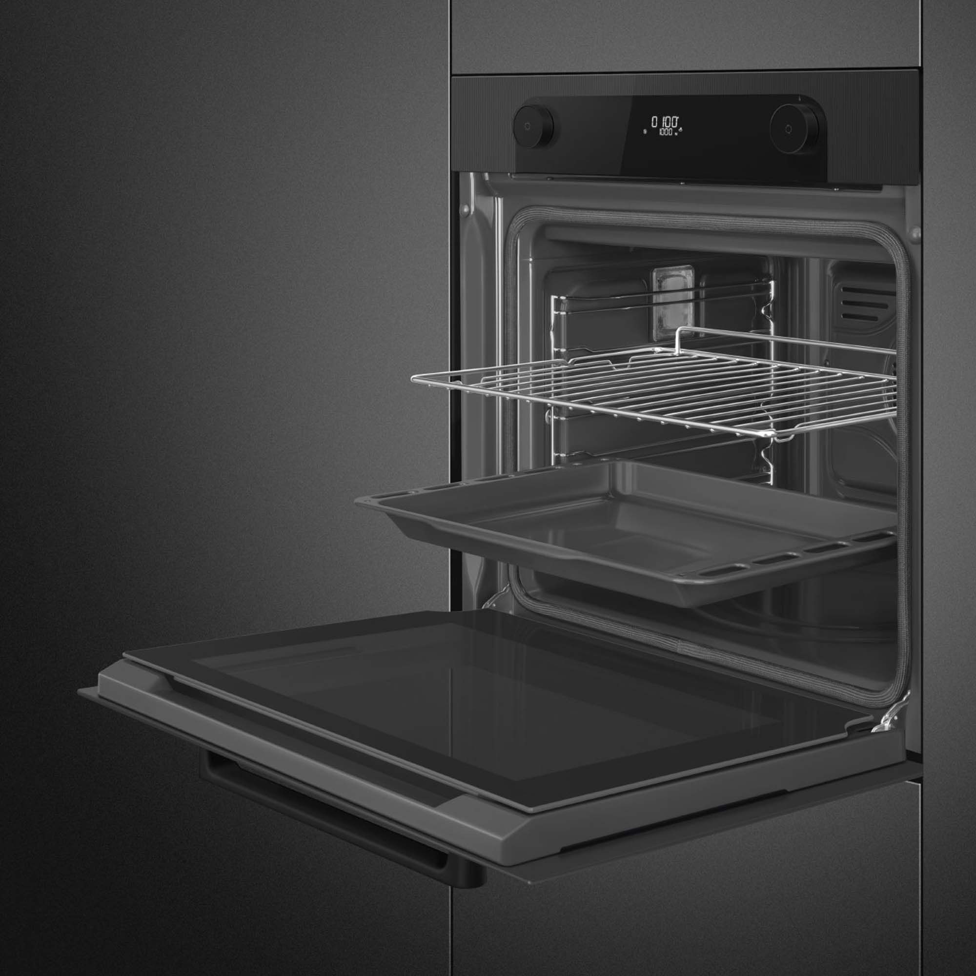 Smeg Musa Built In Pyrolytic Single Oven SFP6201TBI - Black Smeg Musa Built In Pyrolytic Single Oven SFP6201TBI - Black